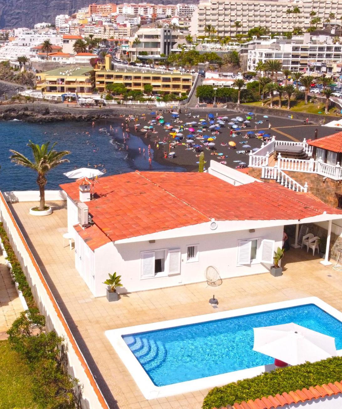 Beachfront Villa And Pool Puerto de Santiago  Extérieur photo