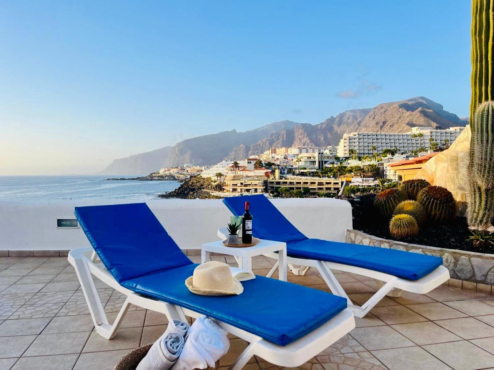 Beachfront Villa And Pool Puerto de Santiago  Extérieur photo